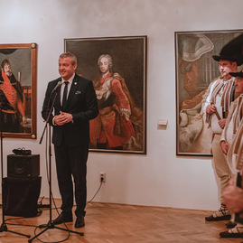 Zväčšiť fotografiu - Múzy ich spojili v dubnickom kaštieli - TSK_POSPB_Múzy nás spájajú_mini-39